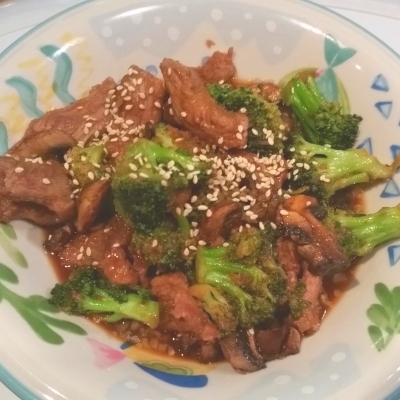 Mongolian Beef, Broccoli, Mushrooms Over Cauli Rice