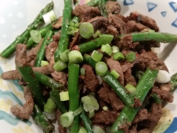 Sweet and Spicy Korean Beef with Asparagus and Baby Bella Mushrooms